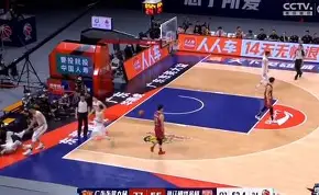 包含查尔顿联队新帅上任，齐心打造强大阵容的词条
