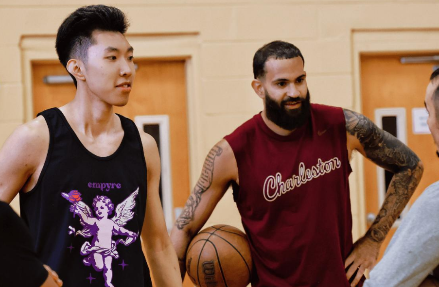 澳洲男篮阵容强大，实现大胜