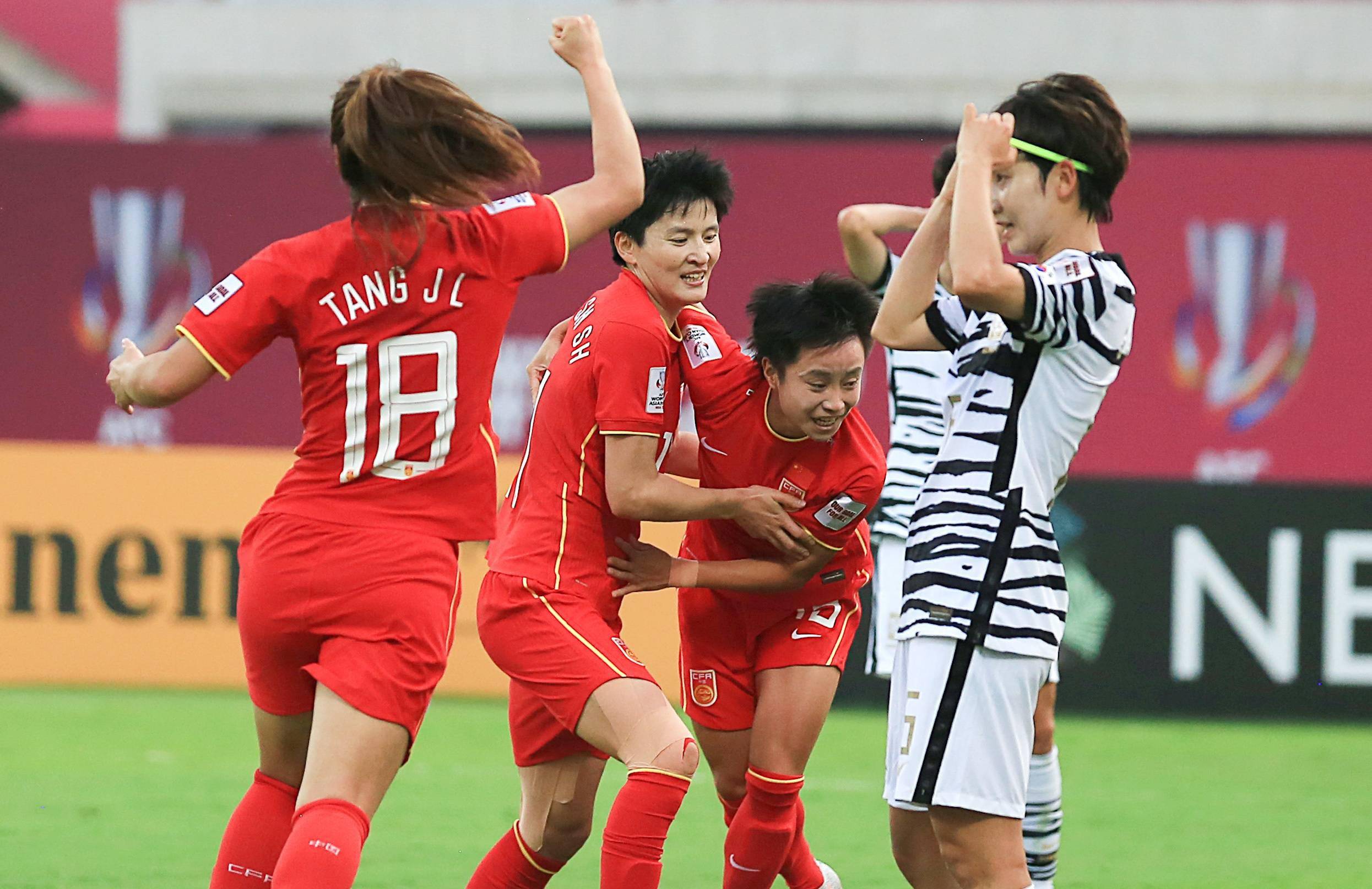 重庆女足共获胜!团结协作力量无可匹敌