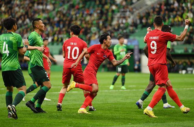 法国国家队在面对以色列时轻松取胜，领先积分榜