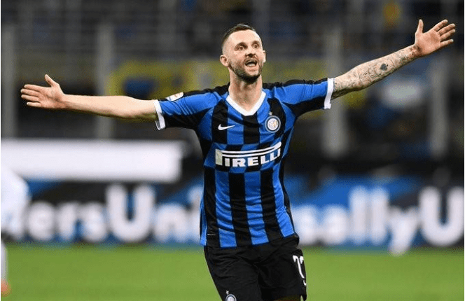 包含PSG碾压C9,Caps单局斩获MVP宿敌对决小组赛,技惊四座的词条 包含PSG碾压C9,Caps单局斩获MVP宿敌对决小组赛,技惊四座的词条