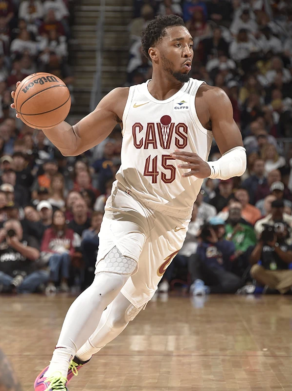 开云下载-TSM轻取HLE，Ming单局斩获MVP焦点之战四强赛，技惊四座