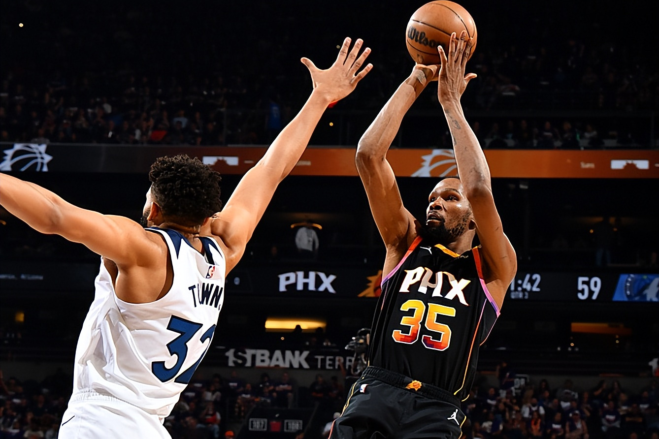 NBA季后赛历史性一战,连环绝杀震惊全场 NBA季后赛历史性一战,连环绝杀震惊全场