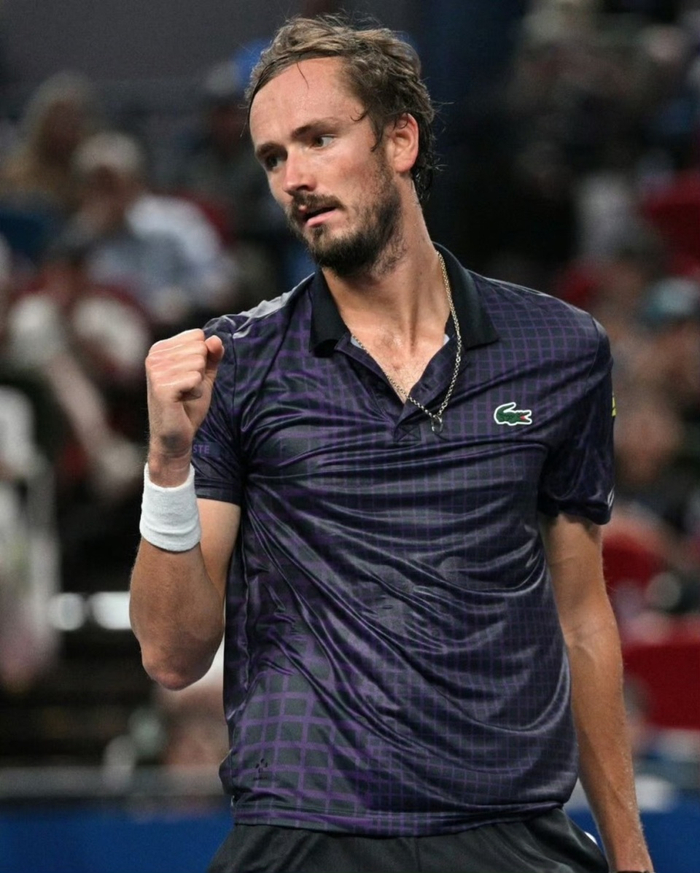 世界网球队力克意大利网球队,梅德韦杰夫惊艳世界的简单介绍 世界网球队力克意大利网球队,梅德韦杰夫惊艳世界的简单介绍