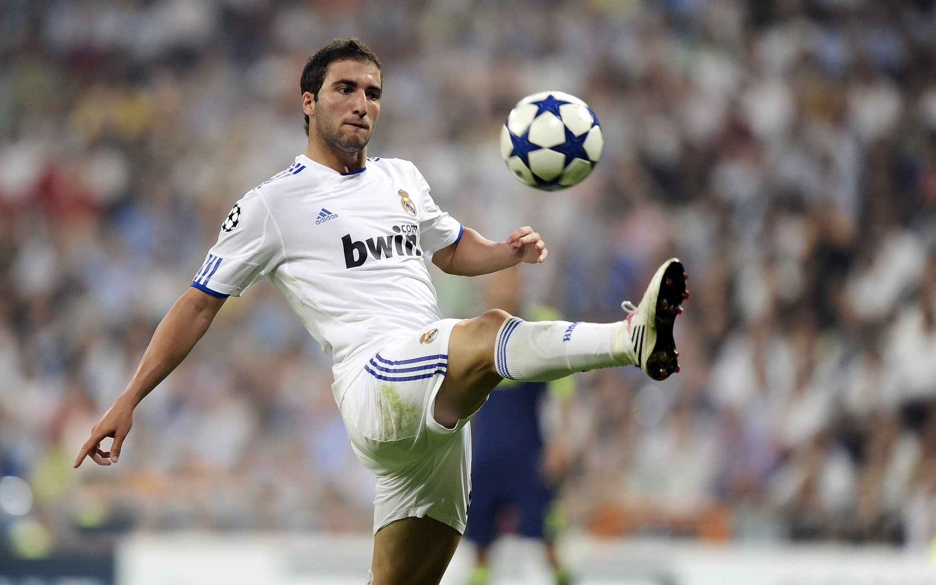 从梦碎威斯特法伦到诺坎普奇迹，阿什拉夫双刃出鞘，巴萨逆转多特锁定头名