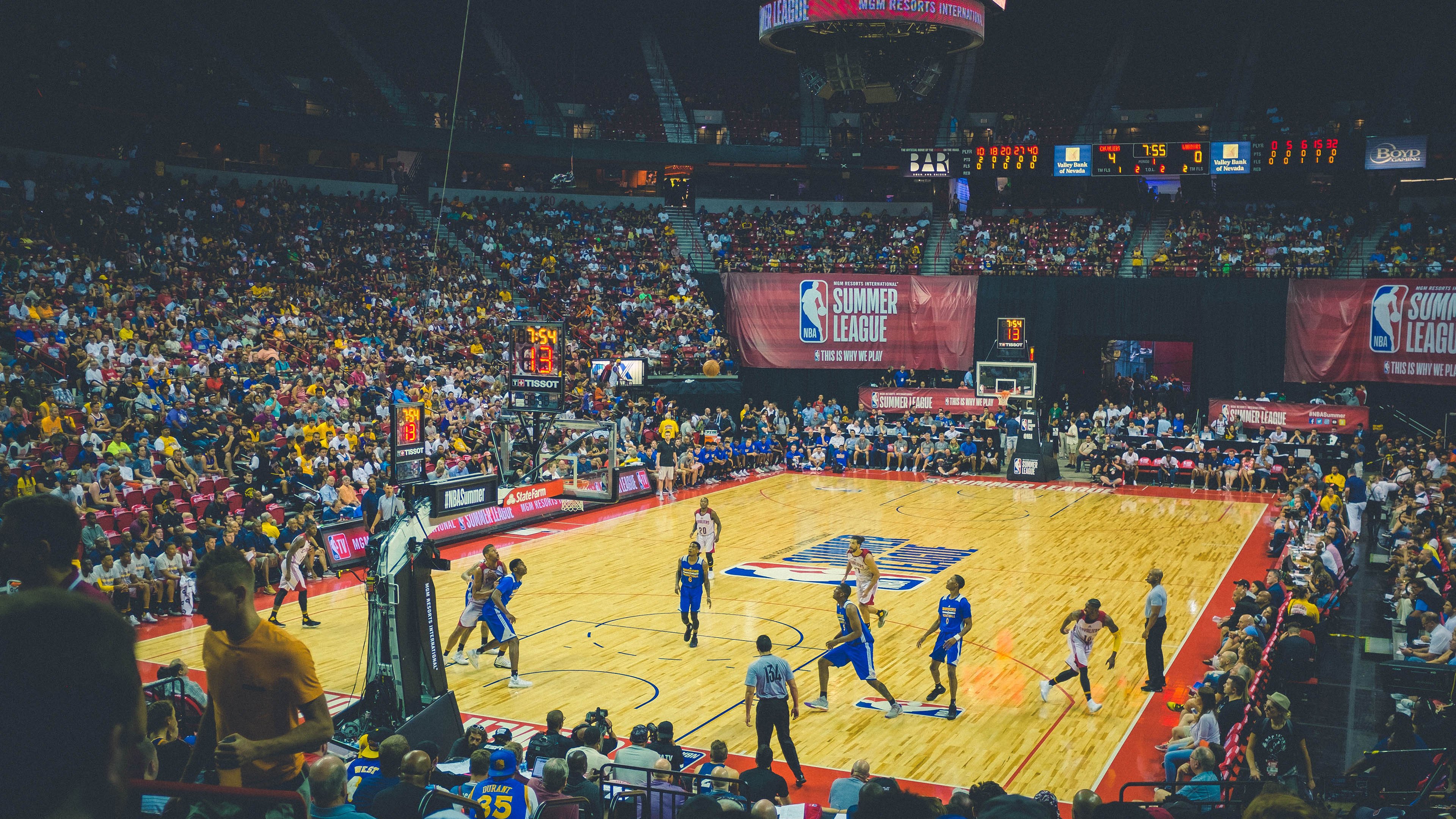 开云体育app-王哲林一柱定江山！篮网惊魂三分钟，险胜背后的中美篮球密码