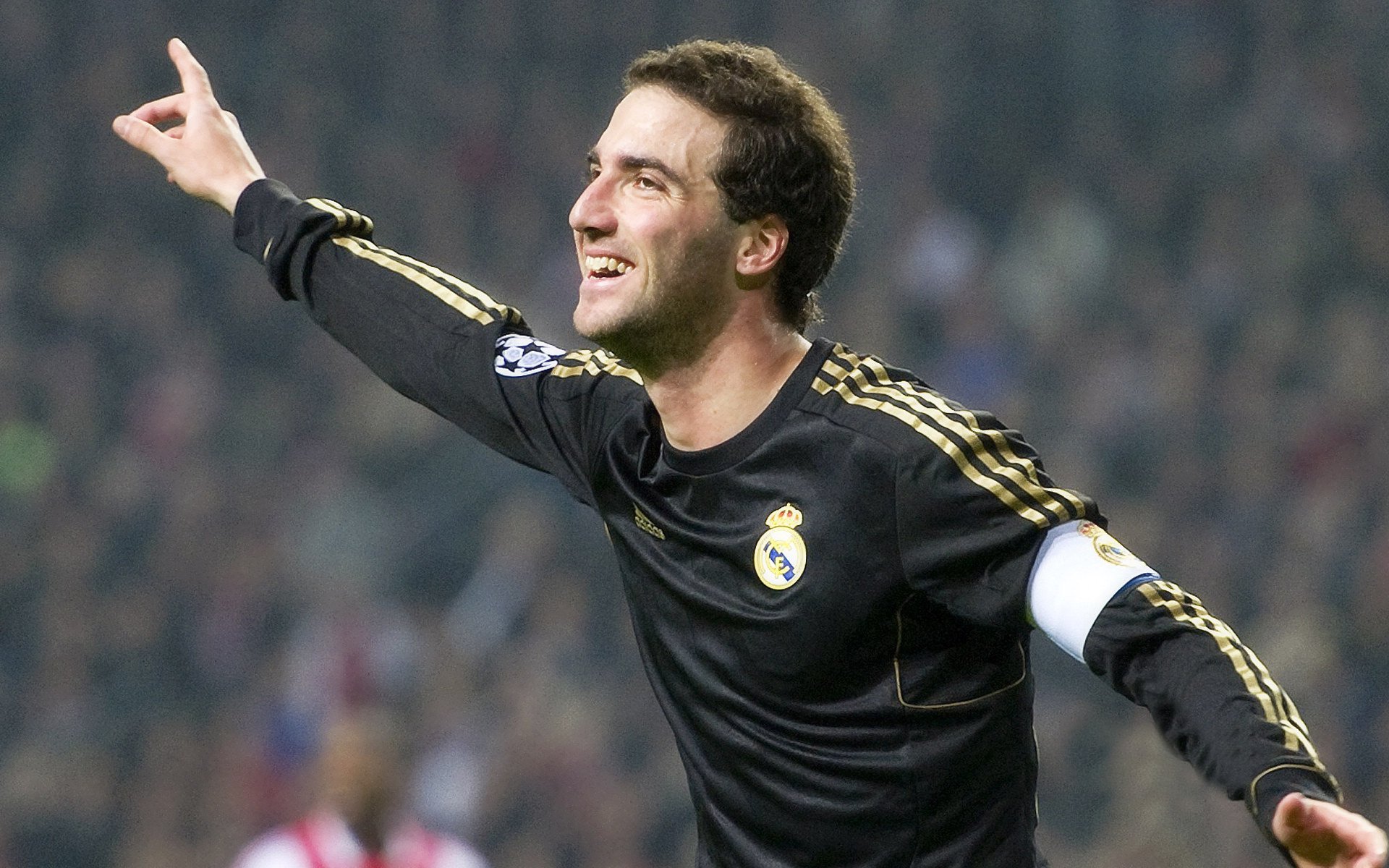 中游狂飙！威廉姆斯战术绝杀，维斯塔潘巡航夺冠